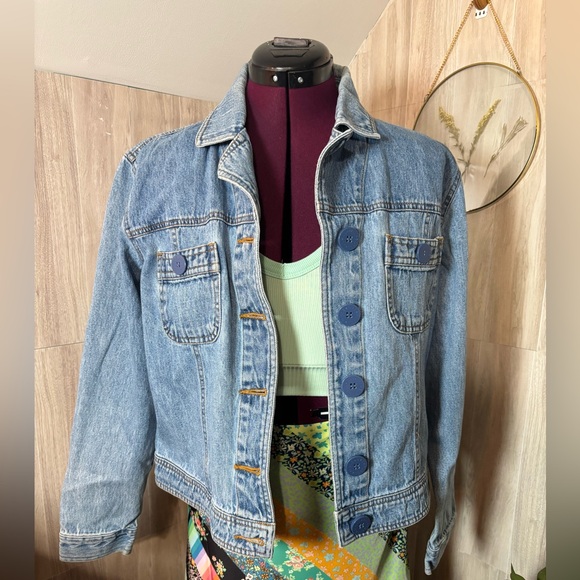 bill blass Jackets & Blazers - Bill Blass Vintage 90’s Light Blue Denim Jacket with Navy Bill Blass Buttons